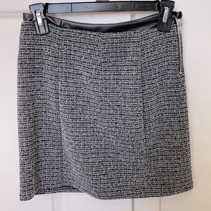 Black knit skirt